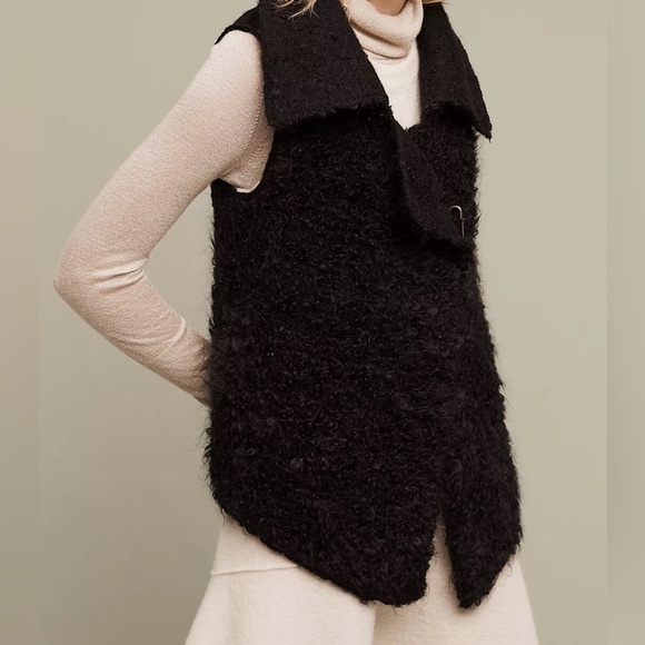 Chic Black Textured Vest - Picture 1 of 4